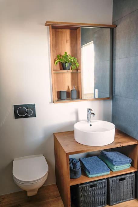 Seesicht Und Charmante Wohnung Bei Hanni Und Ueli Bottighofen エクステリア 写真
